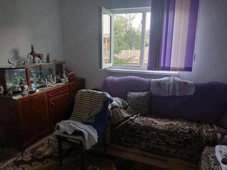 Casă cu 4 camere cu Teren 1500 Mp în Central