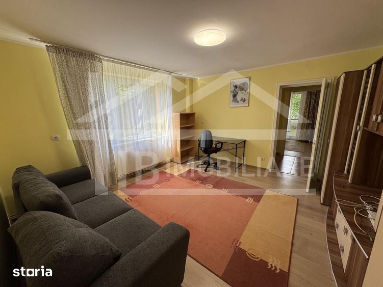 Apartament cu 2 camere semidecomandat în 22 Decembrie 1989