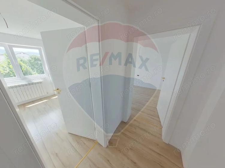 Apartament cu 4 camere decomandat în Central
