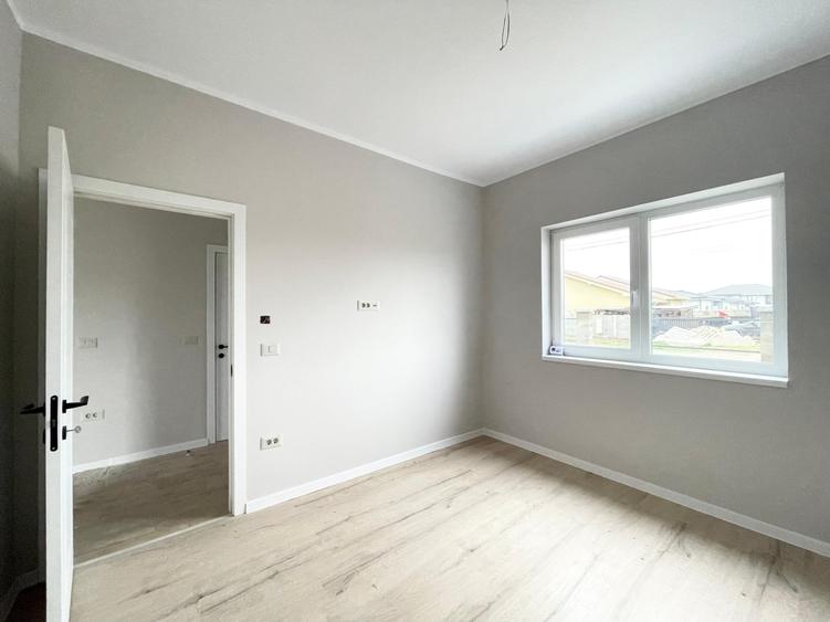 Duplex cu 4 camere cu Canalizare în Moșnița Veche