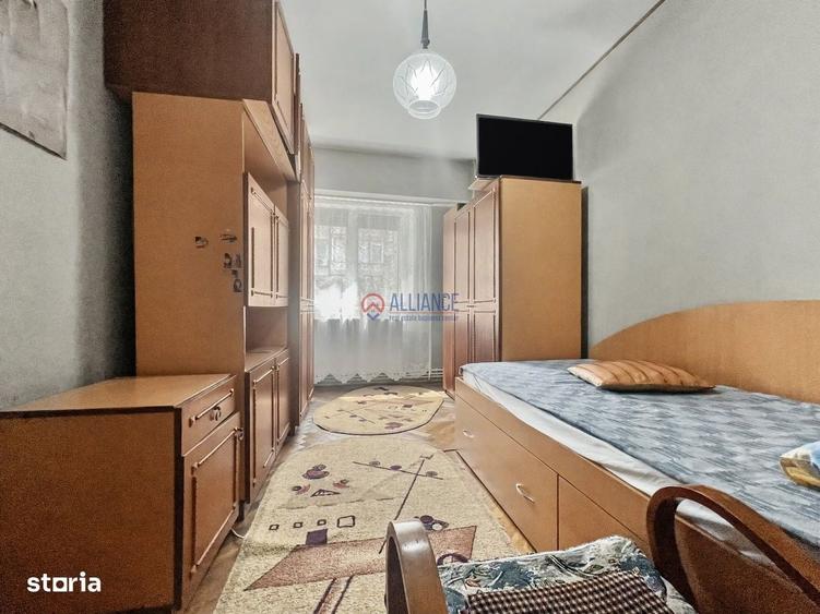 Apartament cu 3 camere decomandat în Delfinariu