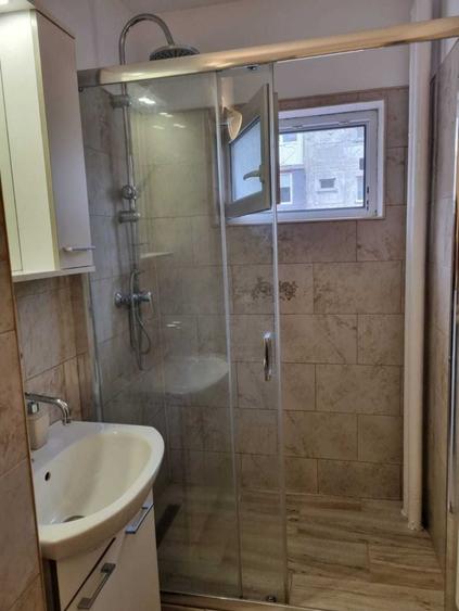 Apartament cu 2 camere decomandat în Spitalul Județean