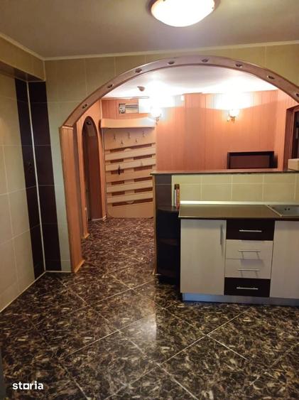 Apartament cu 3 camere decomandat în Canta