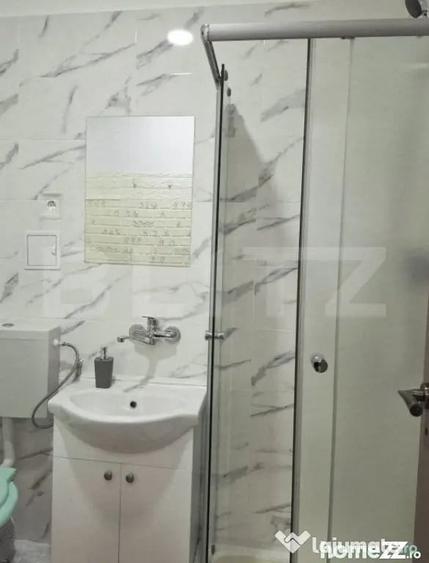 Garsonieră decomandată în Central