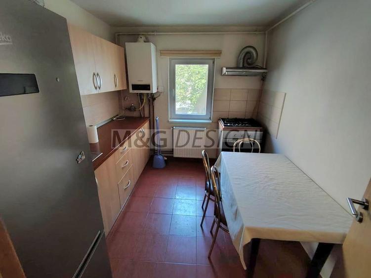Apartament cu 2 camere semidecomandat, mobilat în Soarelui