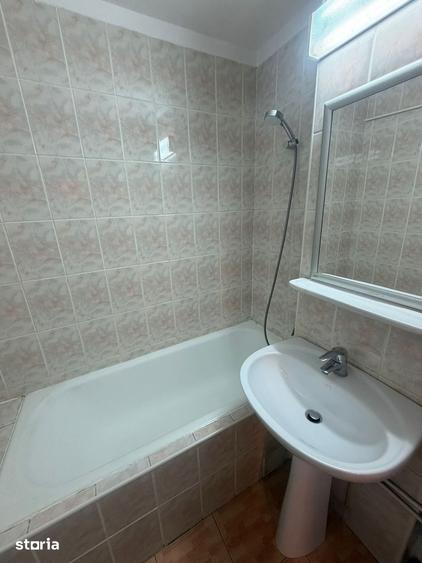 Apartament cu 3 camere decomandat în 9 Mai