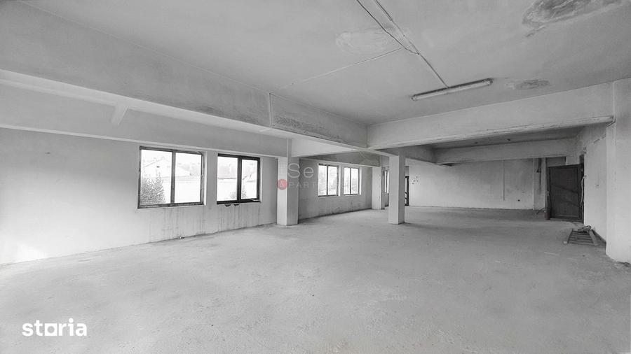 Spațiu comercial, de 1,600 mp, în Râșnov