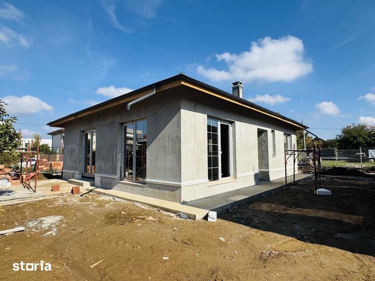 Casă cu 4 camere cu Teren 300 Mp în Odăi