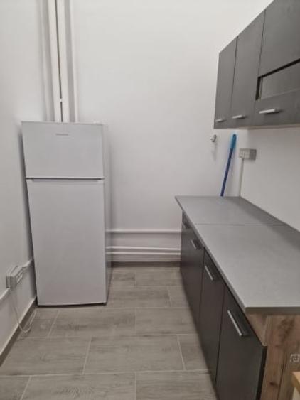 Birou, de 140 mp, în P-ța Unirii