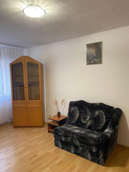 Apartament cu 3 camere decomandat în Vasile Aaron