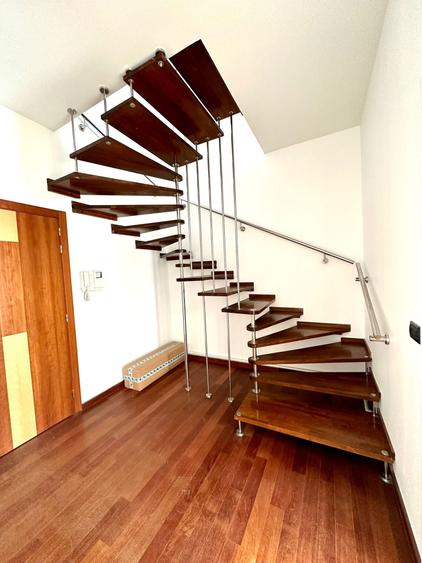 Apartament cu 5 camere decomandat în Primăverii