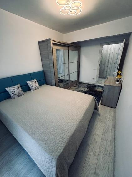 Apartament cu 2 camere semidecomandat, mobilat în Central