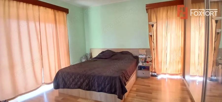 Casă cu 5 camere cu Teren 526 Mp în Ronaț