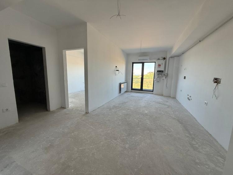 Apartament cu 2 camere decomandat în E3