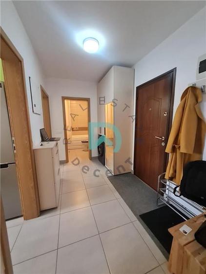 Apartament cu 2 camere decomandat, mobilat în Tractorul
