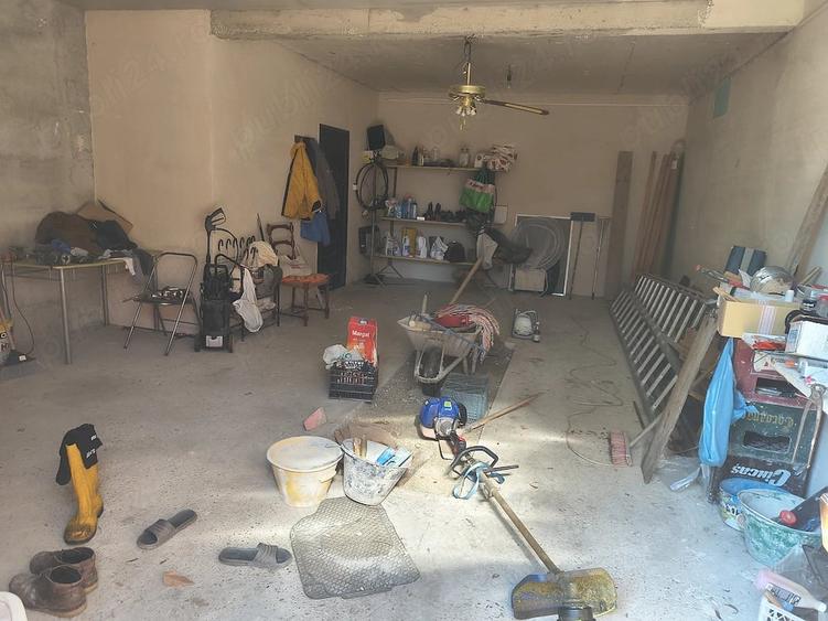 Casă cu 3 camere cu Teren 4800 Mp în Mărășeni