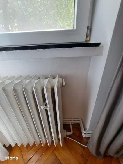 Apartament cu 3 camere semidecomandat în Traian