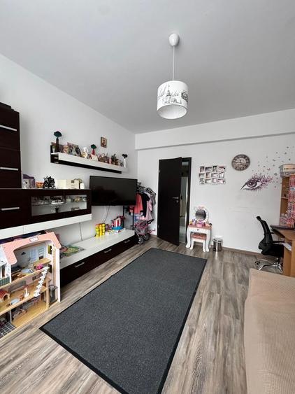 Apartament cu 2 camere decomandat, mobilat în Sălaj