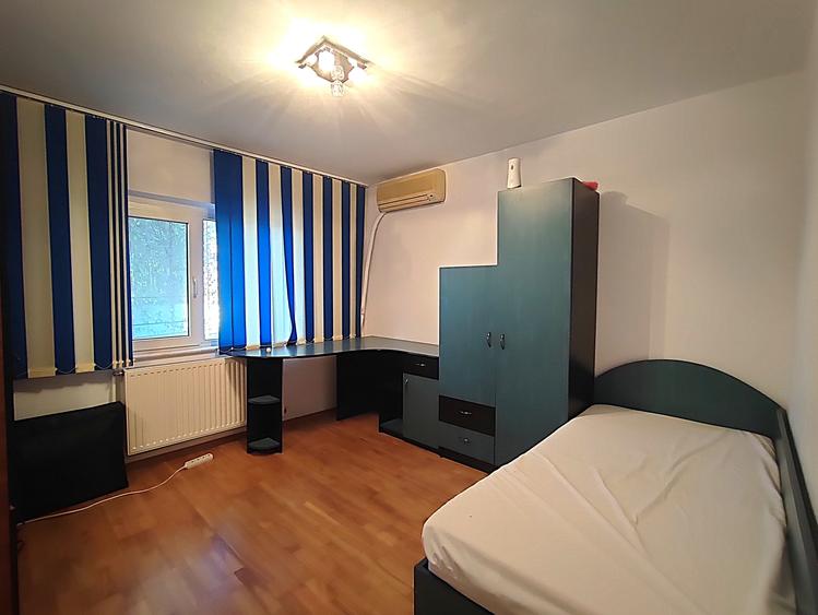 Apartament cu 3 camere decomandat în Inel II