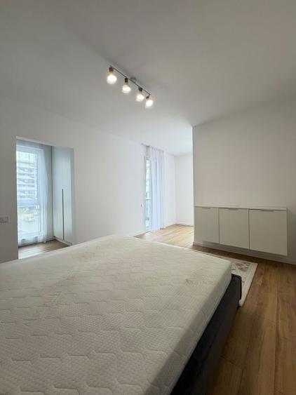 Apartament cu 2 camere semidecomandat, mobilat în Florești