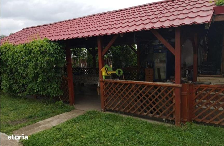 Casă cu 4 camere în Cerneți