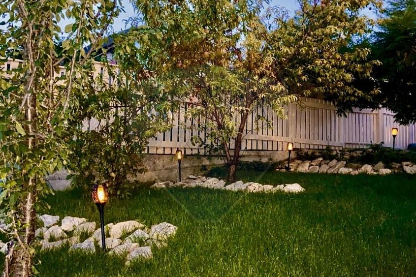 Casă individuală cu 7 camere cu Teren 470 Mp în Borhanci