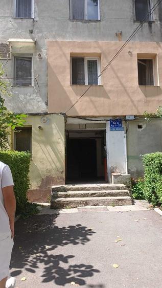 Garsonieră decomandată în Micro 9