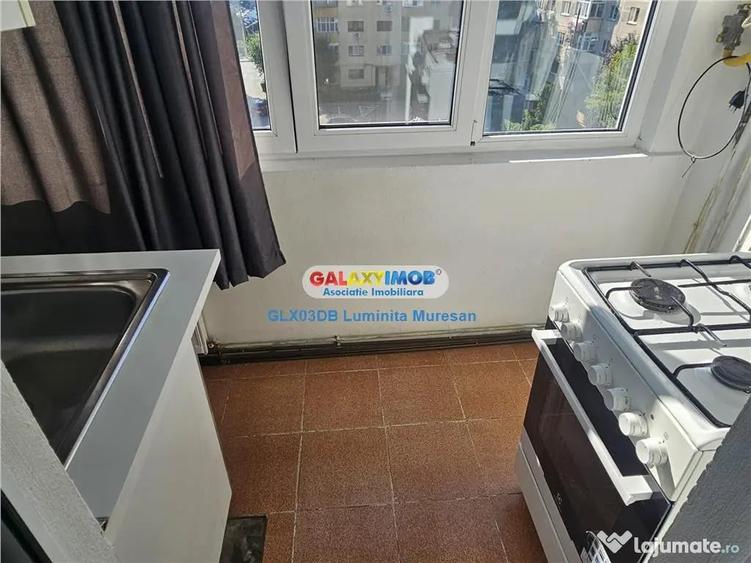 Apartament cu 2 camere decomandat în Micro 12