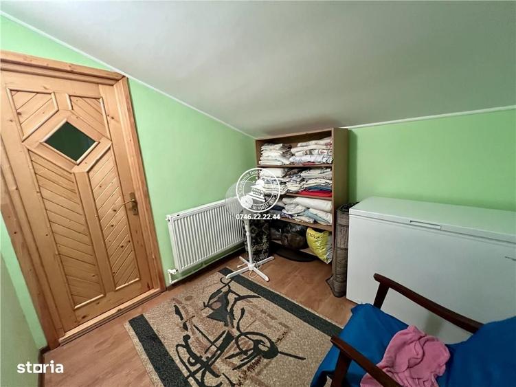 Casă cu 4 camere în Valea Adâncă
