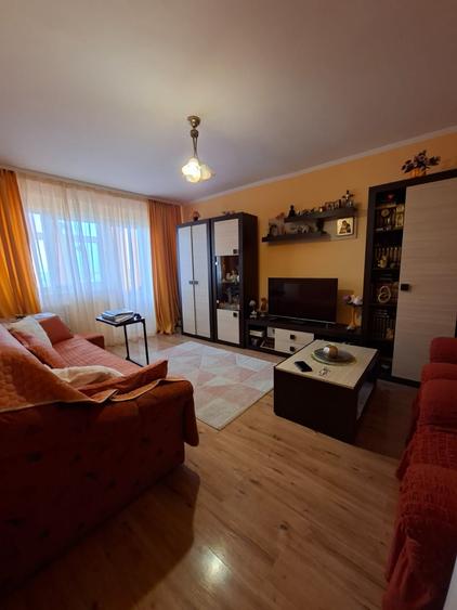Apartament cu 3 camere în Tomis Nord