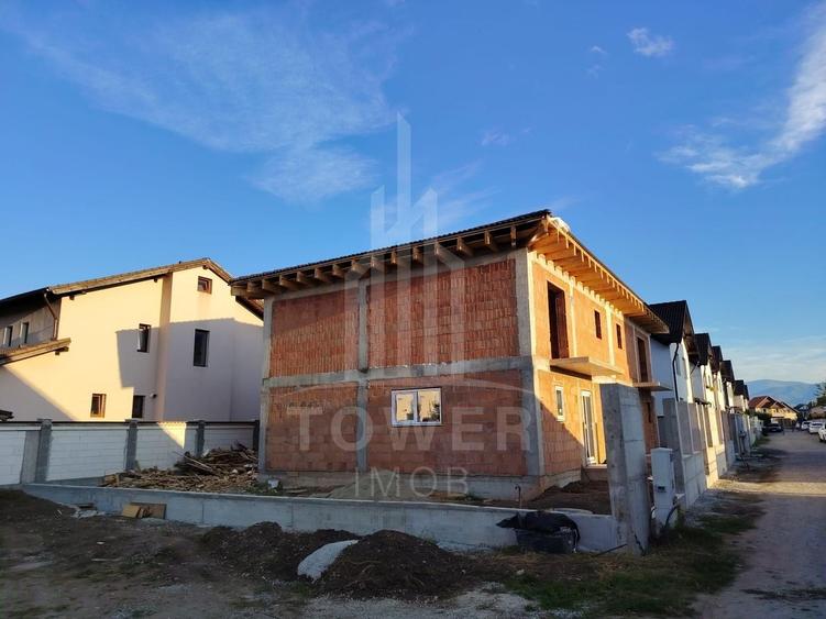 Duplex cu 4 camere cu Canalizare în Șelimbăr