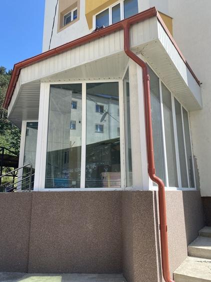 Spațiu comercial, de 85 mp, în Coman