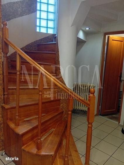 Casă cu 8 camere cu Teren 525 Mp în Central