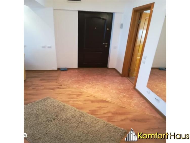 Apartament cu 3 camere decomandat în Ștefan cel Mare