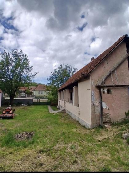 Casă cu 3 camere în Berghin