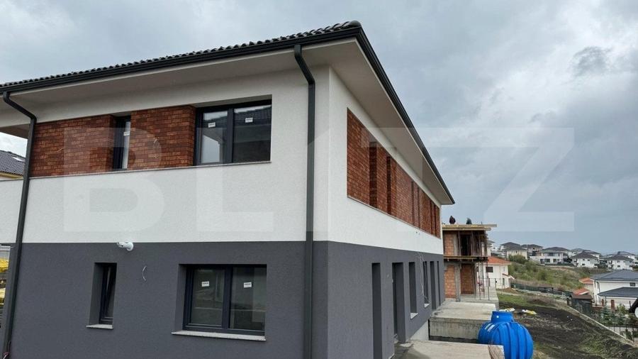 Duplex cu 4 camere cu Canalizare în Dezmir