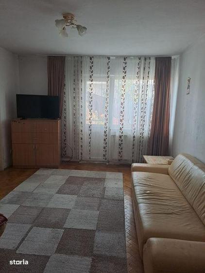 Apartament cu 3 camere decomandat în Traian