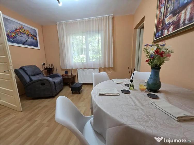 Casă cu 5 camere cu Teren 438 Mp în 23 August