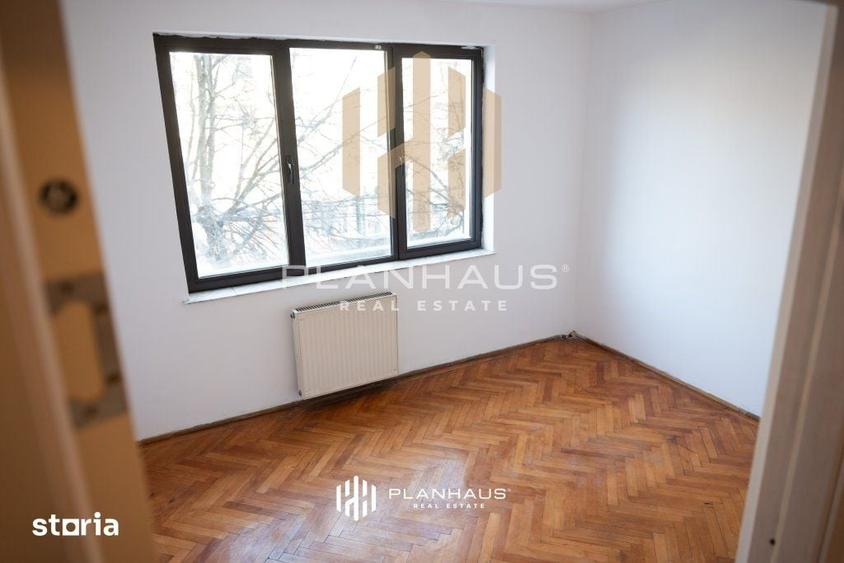 Apartament cu 3 camere decomandat în Republicii