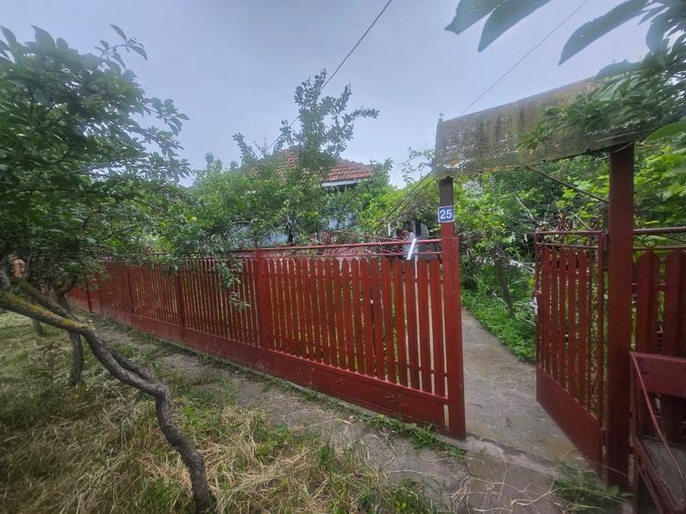 Casă cu 3 camere în Slătioarele