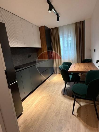 Apartament cu 3 camere decomandat, mobilat în Timpuri Noi