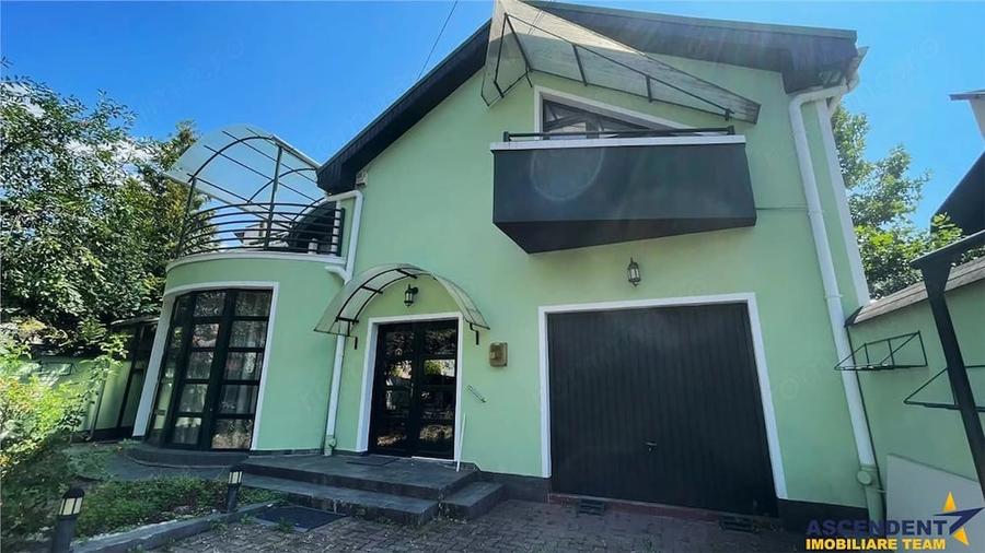 Casă cu Teren 200 Mp în Semicentral