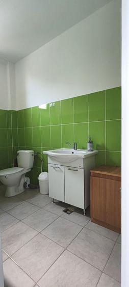 Spațiu comercial, de 75 mp, în Milcov