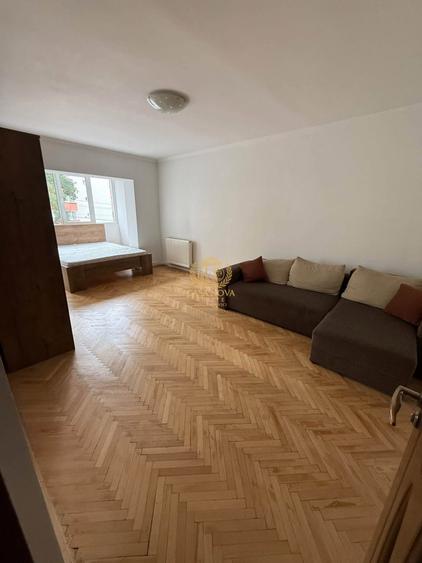 Apartament cu 3 camere decomandat, mobilat în Zorilor