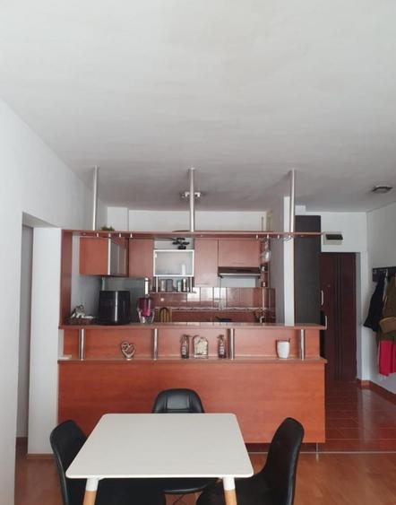 Apartament cu 3 camere semidecomandat în Mărăști
