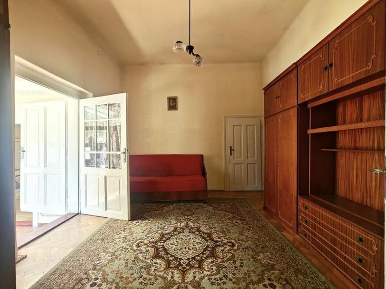 Casă individuală cu 5 camere cu Canalizare în Olimpia-Stadion