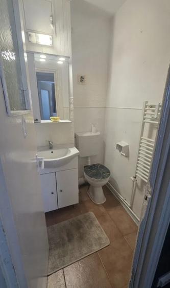 Apartament cu 2 camere decomandat în Hala Centrală