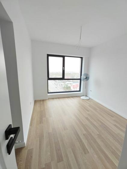 Apartament cu 3 camere decomandat în Titan