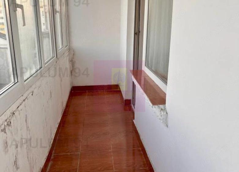 Apartament cu 3 camere decomandat în Sebastian