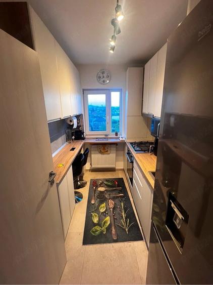 Apartament cu 3 camere decomandat în Apărătorii Patriei